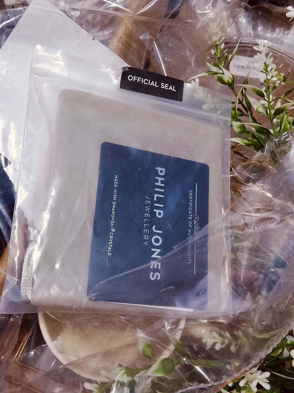 سوار مجهول المعدن ماعرف اذا ذهب ابيض او فضة او فولاذ مع حجر التوباز الأزرق القياس فري سايز من مجوهرات فيليب جونز العالمية مع كامل ملحقات من  شهادة وكييس قماش وبطاقة المعومات ولا زال الكيس مغلق بختم الشركة  ..  الي مهتم يزايد علي والمزاد ينتهي باجر


**إذا كنت صاحب هذا الإعلان وتريد حذفه لأي سبب، رجاءا أرسل رسالة إلى الدعم الفني**