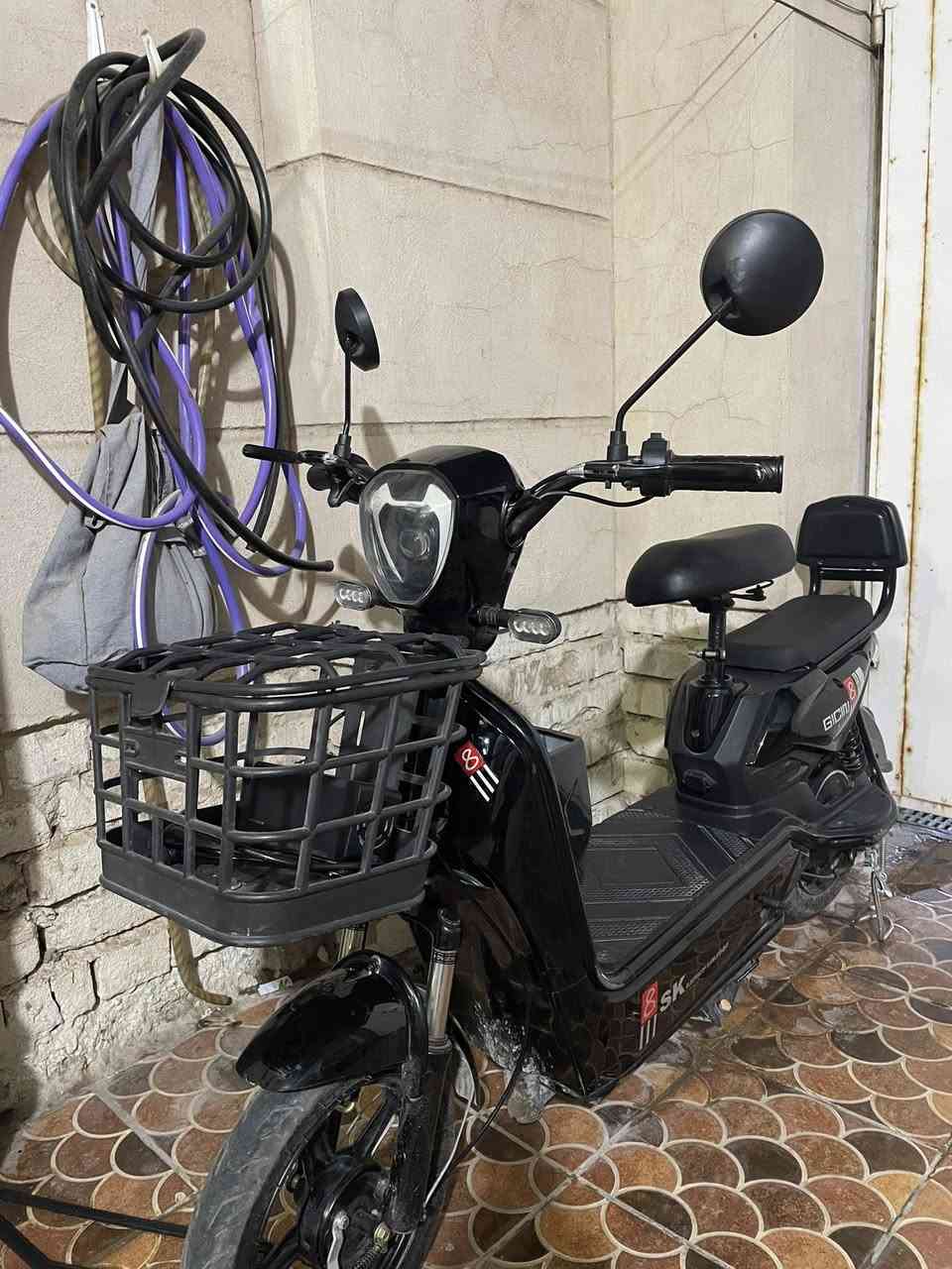 دراجة شحن للبيع نضافة فول ٢٥٠ بسعة مجال قليل  مكاني حي الجهاد ***********
