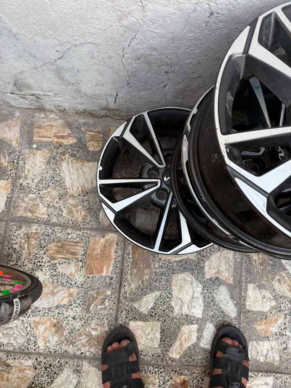 سلام عليكم عندي ويل كب اصلي مال فورتي حجم 16 
بعده زيرو ***********للبيع فقط
