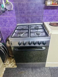 طباخ نظيف كلها شغال بس رايد وحده قاعده عين وتشتغل مابي اي شي 50 مكاني ...