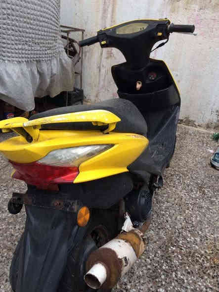 ادرس لد حديث ماليزي 
دراجه كله شغاله كهربائيات شغاله تايرات جدد شلعه ومعدل مكينه بيه تبخير خفيف الدراجه من مطرت طبيت بالمي وبعد مشتغلت الهندر خرط والباتري كاعد 
اني ابيع كوم حديد      عنواني بغداد الجديدة 
واذا تحب جيب بلك وباتري وتعال شغله مكينه مبيها صوت للبيع او مراوس سعر قفل 180 الف 
علق واني اطبلك خاص او ***********
