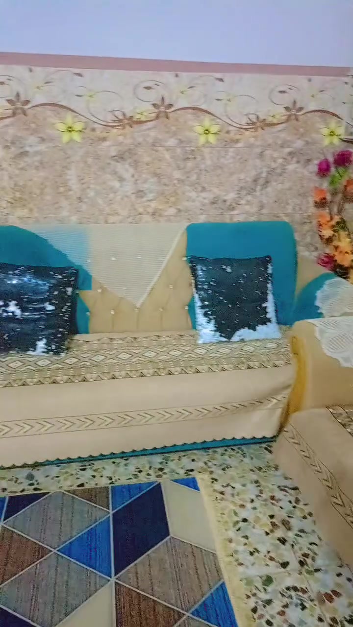 السلام عليكم... تخم نضيف مستعمل للبيع هو والستائر وياه مفرش هديه


**إذا كنت صاحب هذا الإعلان وتريد حذفه لأي سبب، رجاءا أرسل رسالة إلى الدعم الفني**