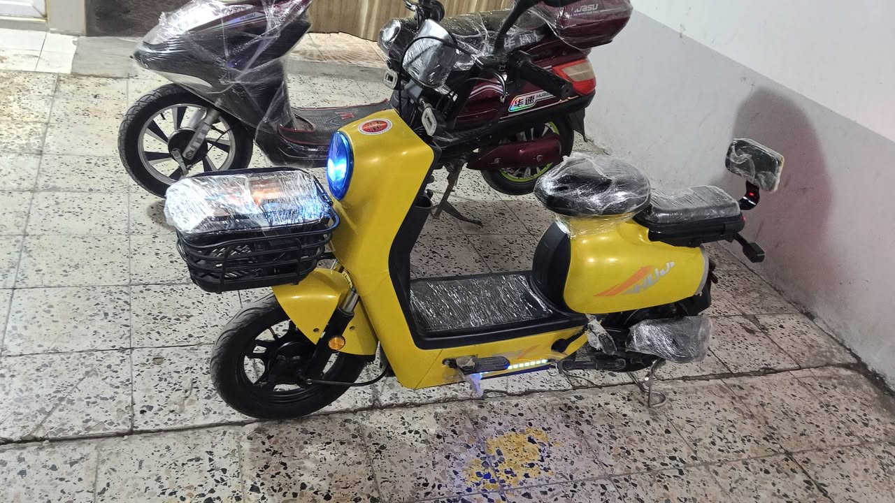 السلام عليكم للبيع درجة شحن حجم 14 جديده صار شهر من مشدوده موديل 25 بطاريات 4 بصمه او سويچ السعر 200 العنوان بعقوبة التحرير مقابل ماريا مول او مجاور منفذ إسطنبول 
الاتصال ***********
