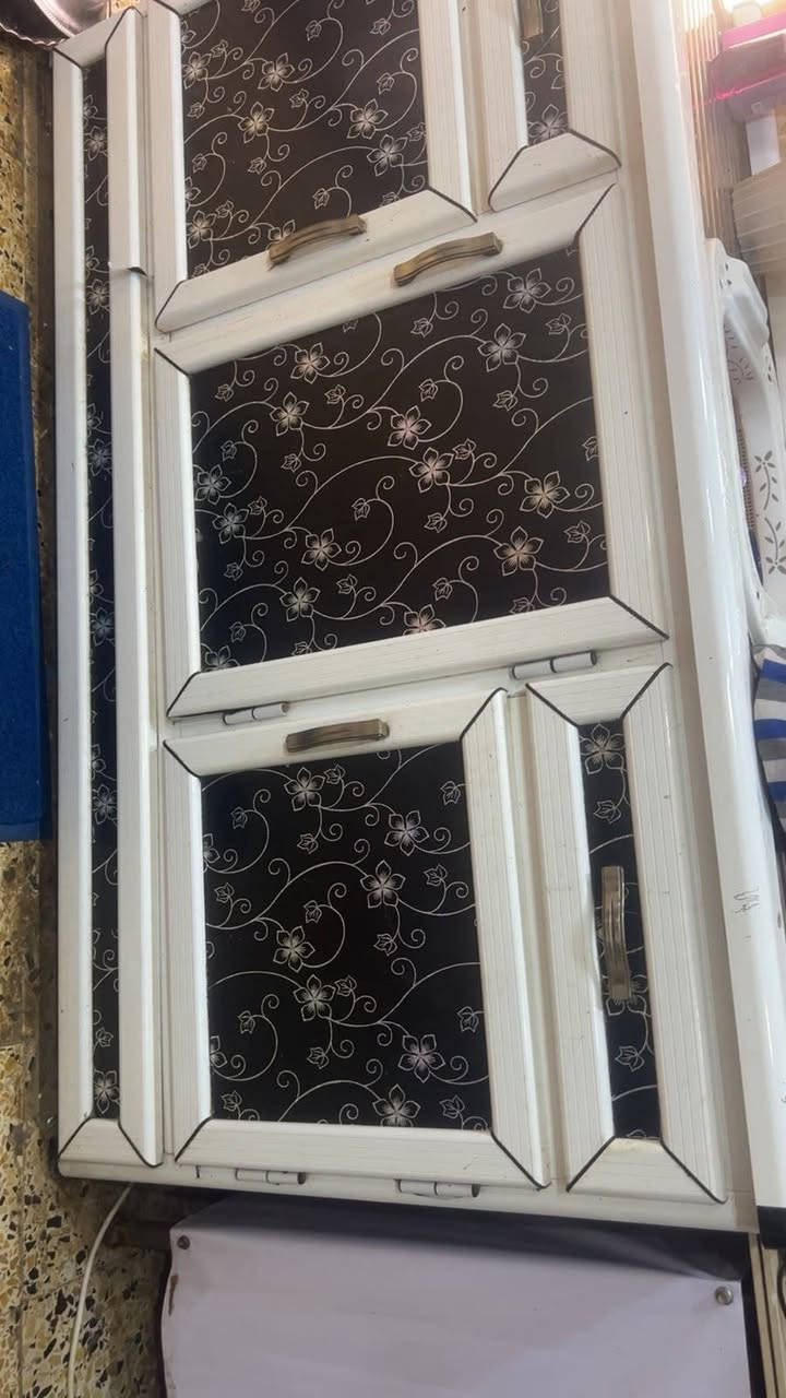 للبيع غراض بيت للتصال ***********
