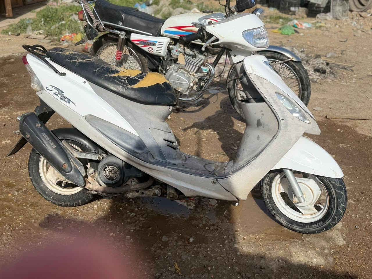 يا الله ماكس منغولي دراجه بلادي برغي مامفتوح بيها  
محرك بلادي بلادي جيب فيتر وتعال مكاني حله قرب جسر الهنود  سعره(600) بيها مجال قليل جماعت ٥٠٠ مابيع


**إذا كنت صاحب هذا الإعلان وتريد حذفه لأي سبب، رجاءا أرسل رسالة إلى الدعم الفني**