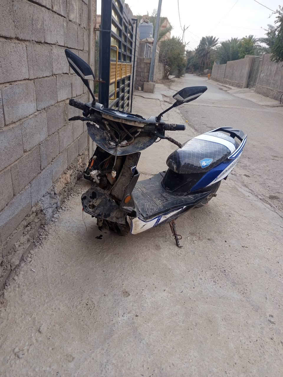 للبيع موطور شحن بطاريات جديده 6 الضرر مثل ما موضح دبلات ويل ودرع امامي مابي كل عواج بل شاصي 
السعر 275وبي مجال 
سعر بطاريات والله 
واتساب ***********
متواجد خاص
