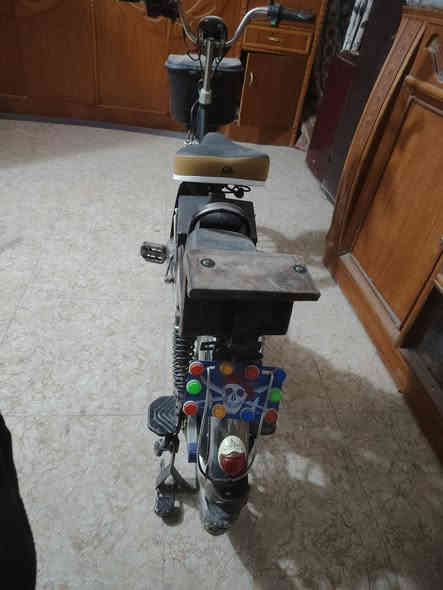 سلام عليكم دراجة شحن للبيع كلشي مانقصهه العنوان ابو غريب شهداء يم ابو عدنان ابو النشايه *********** السعر 250 او بيهه مجال
