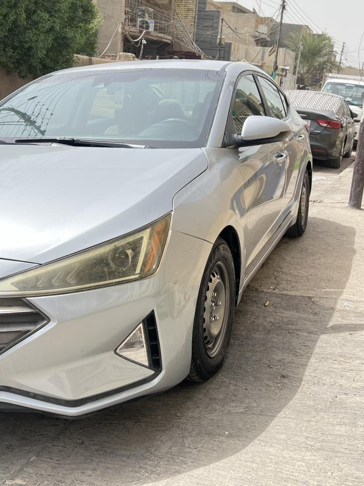 لسلام عليكم
النترا للبيع 2020 وارد امريكي حادث جاملغ وبنيد بدون دواخل صور الحادث والسونار موضحة 
رقم اربيل بأسمي تحويل مباشر
مواصفات 
شاشة كامرة. رادار جانبي. تبريد بيانو. شاشة اعطال. وباقي المواصفات العادية المعروفه 
مكينه 2000 دوش بلادية
كير CVT بلادي 
تبريد 
صدر امامي خلفي جاهز 
مابيها اي نقص وجاهزة من كلشي 
السعر  ١٣٥
للأستفسار ***********
المكان بغداد / بغداد الجديدة المعلمين
