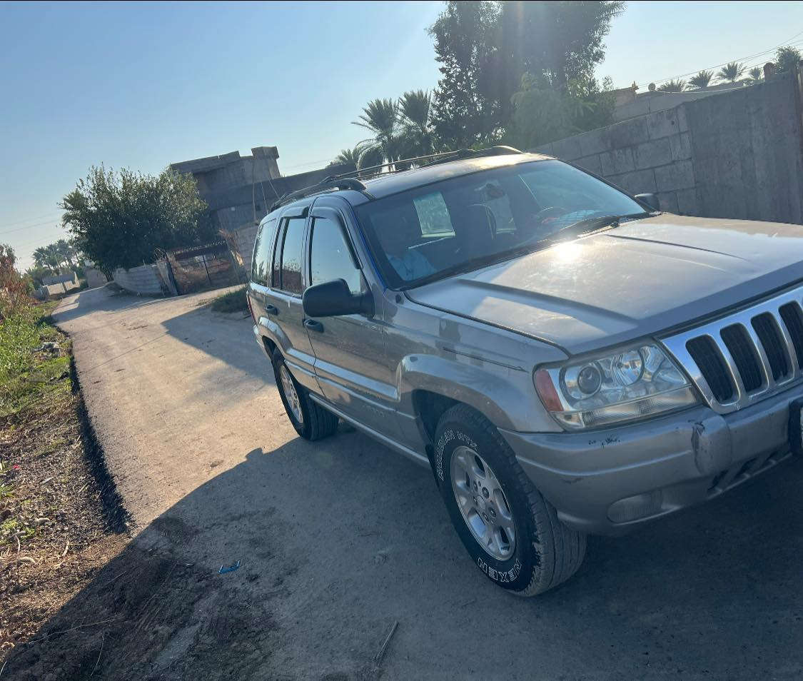 جيب 2000  رقمه دهوك شمالي مابيه قطره صبغ مكفوله محرك كير صدر تخم تاير كله جديد 
تبريد ثلج  سياره مال بيت  والله تحويل ثاني يوم اتريد وكاله اتريد تحويل الشراي يجي وتساب مكان السياره صلاح الدين 
السعر 70 ورقه اوبيه مجال حق الجيه
للتواصل وتساب ***********
