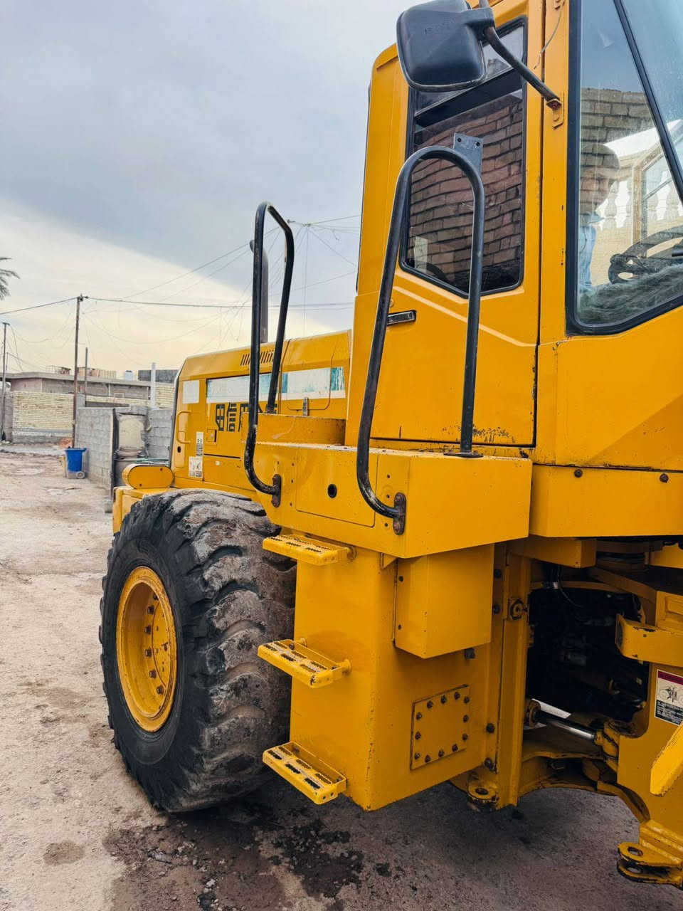 شفل ٧٠ موديل ٢٠١٢
محرك ازوزه 
ليبر هيدروليك 
 دخول جديد مكفول كفاله عامه 
للإستفسار : ***********
