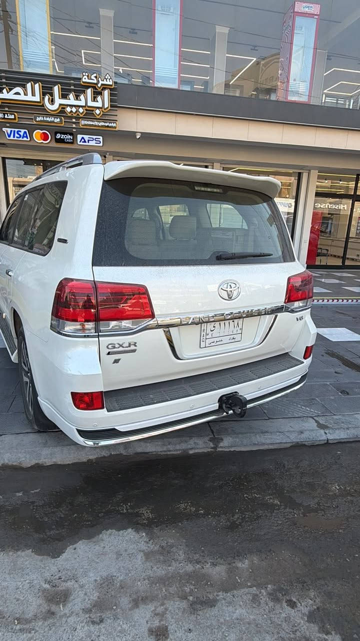 السلام عليكم
لاندكروز للبيع موديل 2019 مع رقم شبه مميز
ممشى 120الف تقريباً
Gxr كراند تورينك
السياره نضيفه عده الملاحضات الموضحه بالفديو الي هيه تكحيلات 
للاستفسار:***********
المكان بغداد
