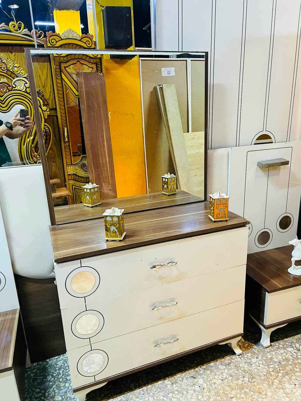 غرفة نوم مستعملة🇹🇷
 نضافة90 ٪💯
عدد القطع / 5
نضام / أسلايت 💢
سعرها / 375 💸
شد ونقل داخل بغداد مجاني🚛
يوجود توصيل محافضات 🚛


**إذا كنت صاحب هذا الإعلان وتريد حذفه لأي سبب، رجاءا أرسل رسالة إلى الدعم الفني**