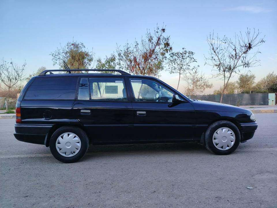 استر ستيشن موديل 1992  محرك 18 رقم نينوى شرط التحويل مصبوغه جماليه بلا ضرر شرط محرك وكير شرط
السعر.    47 وبيها مجال بصيط 
 مكان السياره موصل ناحية زمار 

*********** موصل, نينوى
