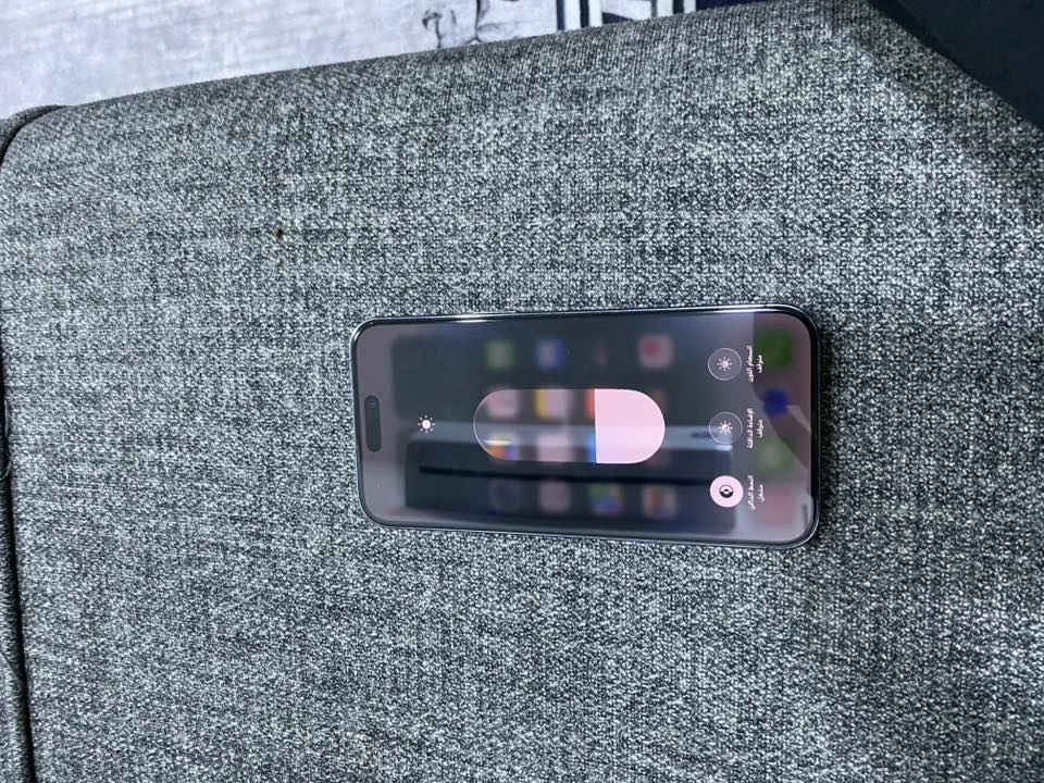 سلام عليكم ايفون 14 برو ماكس للبيع سعر 750الف بطاريه 78 و ظهر مفطور مبين بالصوره للاتصال ***********
