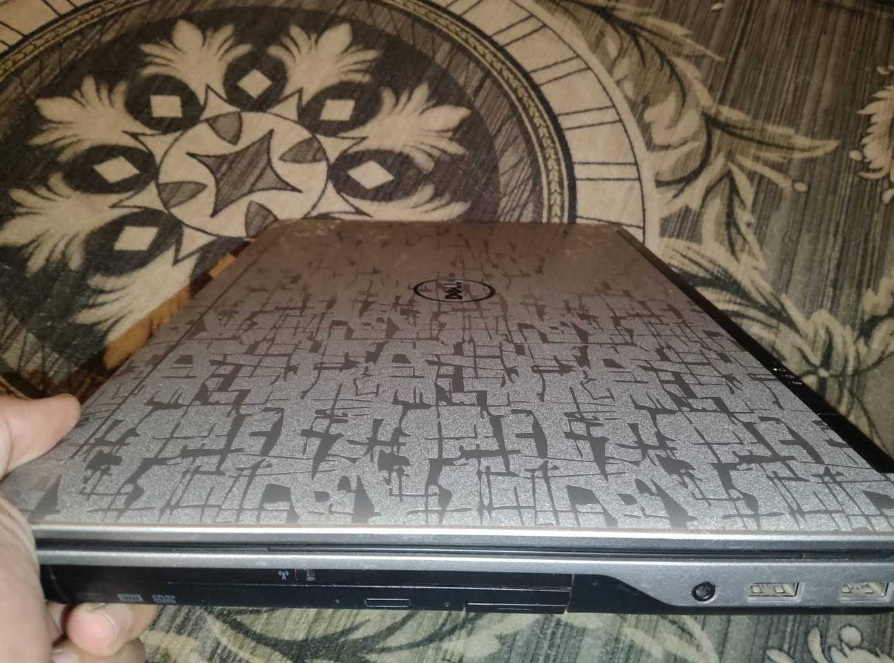 السلام عليكم
لابتوبDELL

مواصفات..

معالجcorei5الجيل الرابع

شاشه FHD

كرت شاشه 

ذاكره 256ssd

رام 8

التواصل واتساب فقط

***********#

##السعر135وبيها مجال
