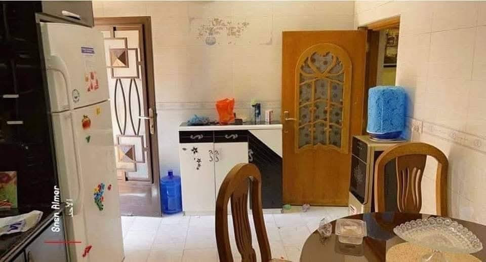 📢 اعلان 📢📢 اعلان 📢 
       👇               👇
⚜⚜ للبيع ⚜⚜ للبيع ⚜⚜
🏠 دار سكني طابو زراعي 🏠 
📐 المساحة٣٠٠متر📐 
🌍 الموقع / الحلة / شارع ٦٠ / قرب المطبخ الاسباني / يبعد عن شارع ٦٠ مسافة ٣٠ متر 
🏤 الواجهة ١٥متر والنزال ٢٠
🏤 يحتوي على٢ غرف نوم🌺  صاله كبيرة 🌺 هول 🌺 مطبخ كبير   🌺 حديقة 🌺كراج 
🏤 الارضيه مرمر 
📷 صور المنزل مرفقة مع الاعلان 👇
 ❓للاستفسار ⚜  زيارة مكتب الائتمان للعقارات والمقاولات في حي الجزائر مقابل مكبس التمور او 📞 الاتصال على هواتف المكتب 
☎️*********** محمد الزبيدي 
☎️ *********** سيد وليد 
☎️ *********** سيد وليد 
⚜⚜⚜⚜⚜⚜⚜⚜⚜
