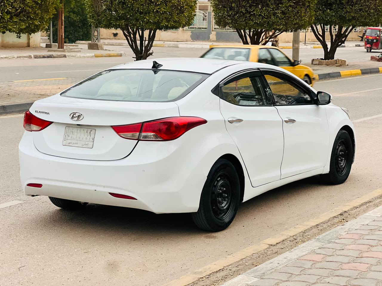 السعر88 قابل للتفاوض
السلام عليكم (تم اعادت النشر بسبب الوعود الكاذبه) للبيع هونداي النتر مديل 2014 وارد خليجي بيه صبغ جماليه فقط مكينه كير حداديه تخم تاير تبريد ثلج المواصفات فتحت صقف تحكم استيرن شاشه جبيره حساسات خلفيه مشروع وطني تحويل ثاني يوم راعيه جاري  السياره جديده وجاهزه من كلشي مكينه 1800 دوش مكان السياره كربلاء الستفسار اكثر عل رقم ***********
