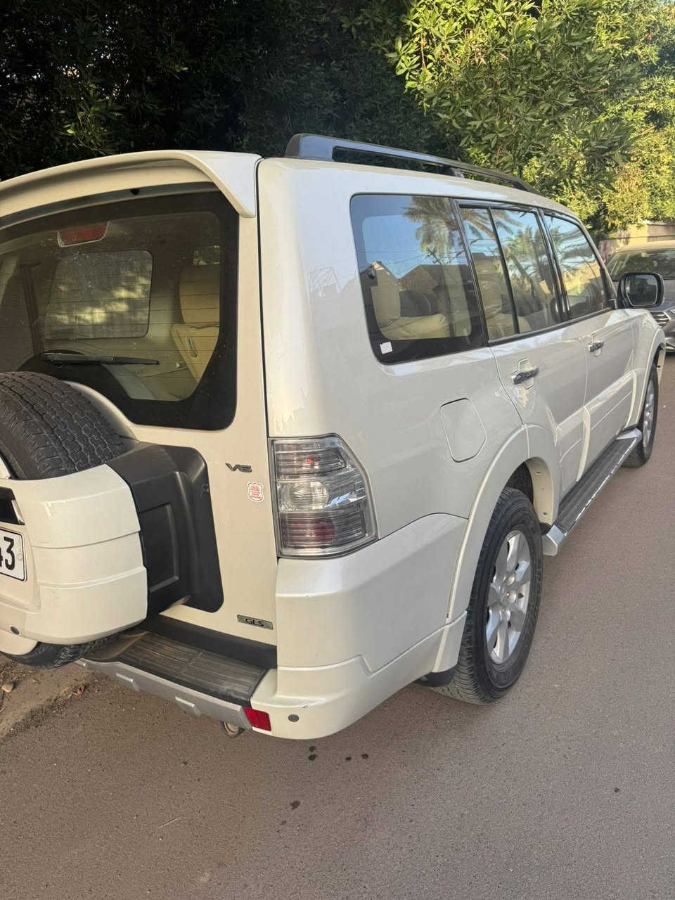 سلام عليكم 
باجيرو خليجي موديل 2010 محرك v6 فأتهة حبتور يعني فول 1/1 +964 773 199 1069 / سماعات دمام / كشنات كهرباء / شاشة كبيرة / داخل عسلي / فور ويل 
مختصر السيارة فوللل مگفولة كفالة عامة من الصبغ والبارد والخذج السيارة جديدة رقم بغداد مكان السيارة بغداد 
السعر 150$ وبيهة مجال للاستفسار *********** أو الواتساب ***********
