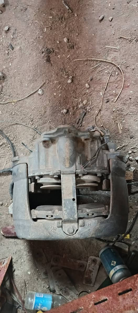 للبيع زوج فجات سنكل امامي افالفو 2014 بعدهن ما مشتغلات بلاديلت السعر 375وبيهن مجال مكان بغداد ابو غريب  
 ‏‪***********‬‏
