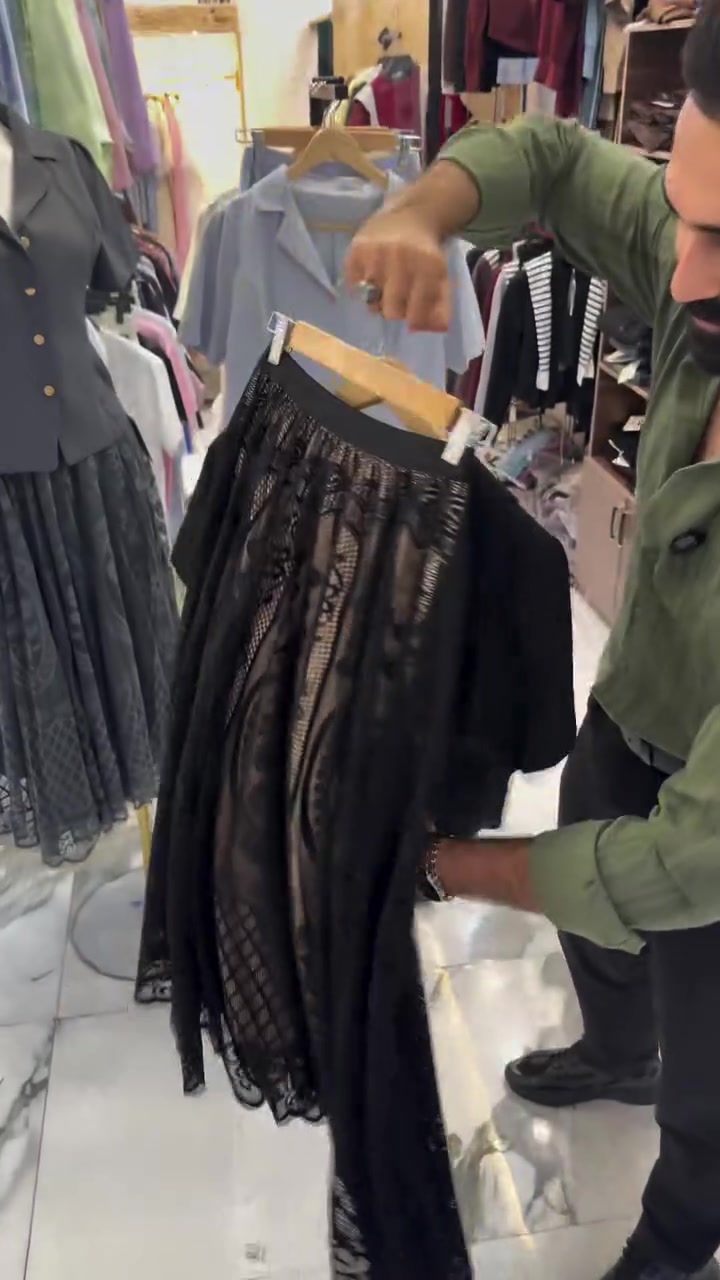 BLACK FASHION 🖤 2026
⭕️العنوان خانقين شارع المزرعة مجمع روتانا -الطابق الثاني
⭕️ فستان كيبور فخم متوفر ٤ الوان 
⭕️متوفر توصيل كافة المحافظات   
⭕️للاستفسار مراسلة الصفحه او عالرقم التالي ***********
***********

#خانقين #ديالى #ازياء #ازياء_الاسود
