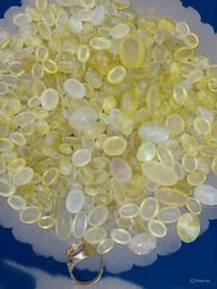 حجر السترين • أحجار خام ومصقولة • فصوص خواتم