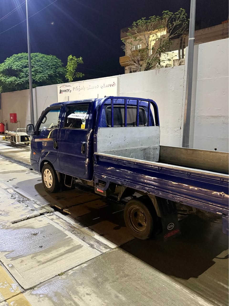 براوه ي دووبه ي تازه. داخل 
كؤد نه كراو سفره سه ياره كه 
ته بريدو بريك  هه موو گياني به شه رت 
٦ تايه ي لؤك 
*********** السليمانية, العراق

