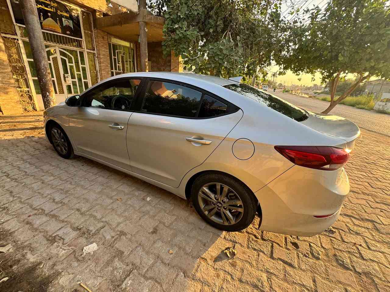 ..النترا امريكي موديل 2018 للبيع
..ماشيه 106m
..رقم ميسان دولي بسمي تحويل ثاني يوم ..
 سياره جاهزه من كلشي مكفوله كفاله عامه ..كير AT المرغوب ومكينه دوش 2000بلاد
..مواصفات 
..رادار
.حساسات
كاميرا
.ويل كب
. تحكم ستيرن جهتين
.مانع انزلاق
. شاشه .
.تدفئة وتبريد فول 
..سياره جاهزه ومال جناي  ..صور الحادث بلمنشور
.. المكان كربلاء الحسينية
رقم الهاتف ***********
السعر 125$
