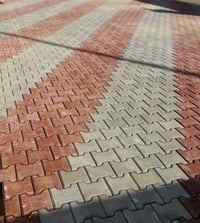 متوفر كادر عمل  نشتغل انواع الارصفه شوارع حدائق مدارس دوائر  يوجد كرست...