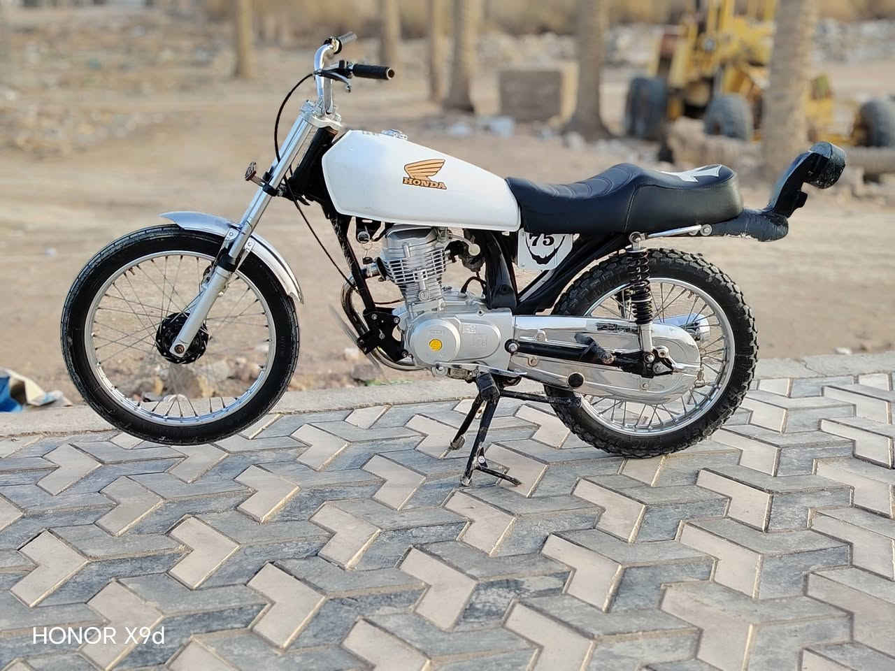 سلام عليكم دراجه للبيع شاصي نامه أوراق اصولي اداورلك من الوكيل شاصي موديل 2020 تمعير 25دراجه دراجه ما عايزه برغي العنوان الديوانيه الحمزه الشرقي
رقمي ***********
