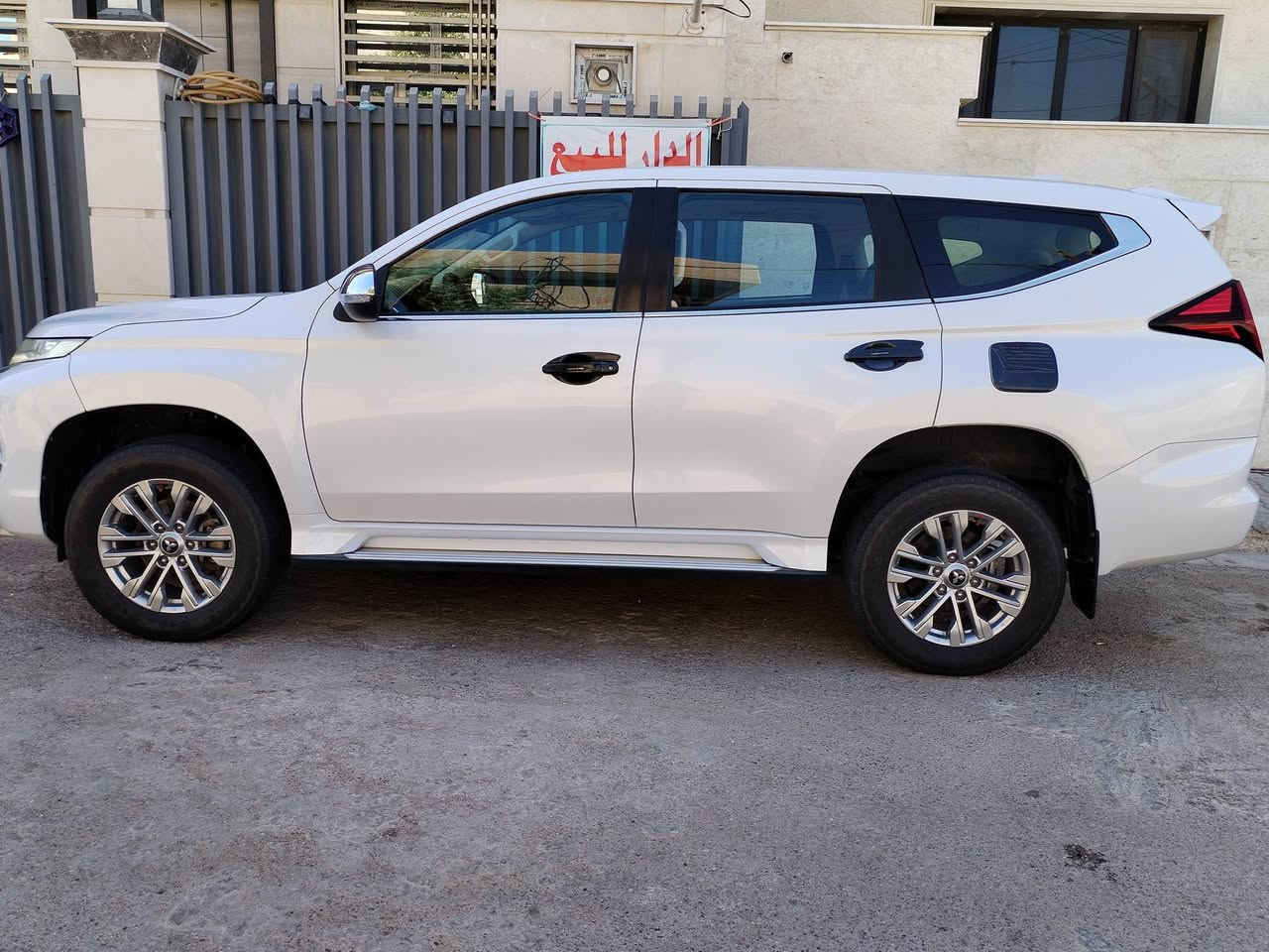 باجيرو سبورت 2020 وراد خليجي فول 1/1 مكفولة كفالة عامة عدا بارد على كد شبر بل جاملغ الخلفي اليمين سونار المندلاوي داخل المنشور سيارة استخدام شخصي جديدة جدا ماشية 72 الف رقم أربيل الدولي بسمي مكان السيارة بغداد الكمالية السعر 190وبيه مجال بسيط للاستفسار ***********
