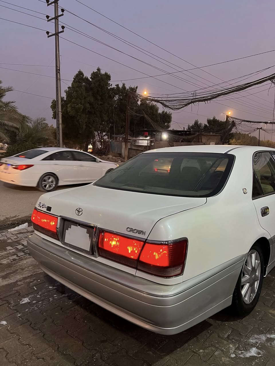 ﷽
السلام عليكم ..  كراون  ((   ملكه.  ))
للبيع ملكه كرستال رقم كروك مدفوع كمرك وضريبه وقرص 
واصل بكل المحافظات  
موديل 2001  _اصل 
تحوير جوه نجف  وفوك نجف دشبول
مكينه. دي فور جديده بل كارتون ستوني شاده

كير مكينه حداديه تخم تايركله جديد 
وكاله  ثاني يوم 
كفاله كص وضربه ونقل جثه لون ابيض لؤلؤي 
سياره جديده كلش وجاهزه  وما عايزه برغي 

✅  ♕  المواصفات ♕✅          :
✅3 دكم 
✅  كشنات كهربائي
✅  مري شفط بلاد  
✅  كامرة خلفية 
✅  نفكيشن خرائط 
✅مثبت سرعه
✅ غرفة بيجي
✅ سييدي 6. اقراص
✅ ويل كب نجمه نفطي اصلي 

✅تحكم استيرن 
✅ برده خلفيه 
✅
✅ 
✅منضومه زنون 

السعر 110 وبية مجال
واذ ما عجبك السعر كلشي اكو بل سوك 
وحسب النظافه 
العنوان : نجف الأشرف 

ل اتصال 📞 ‬‏ ‭***********
