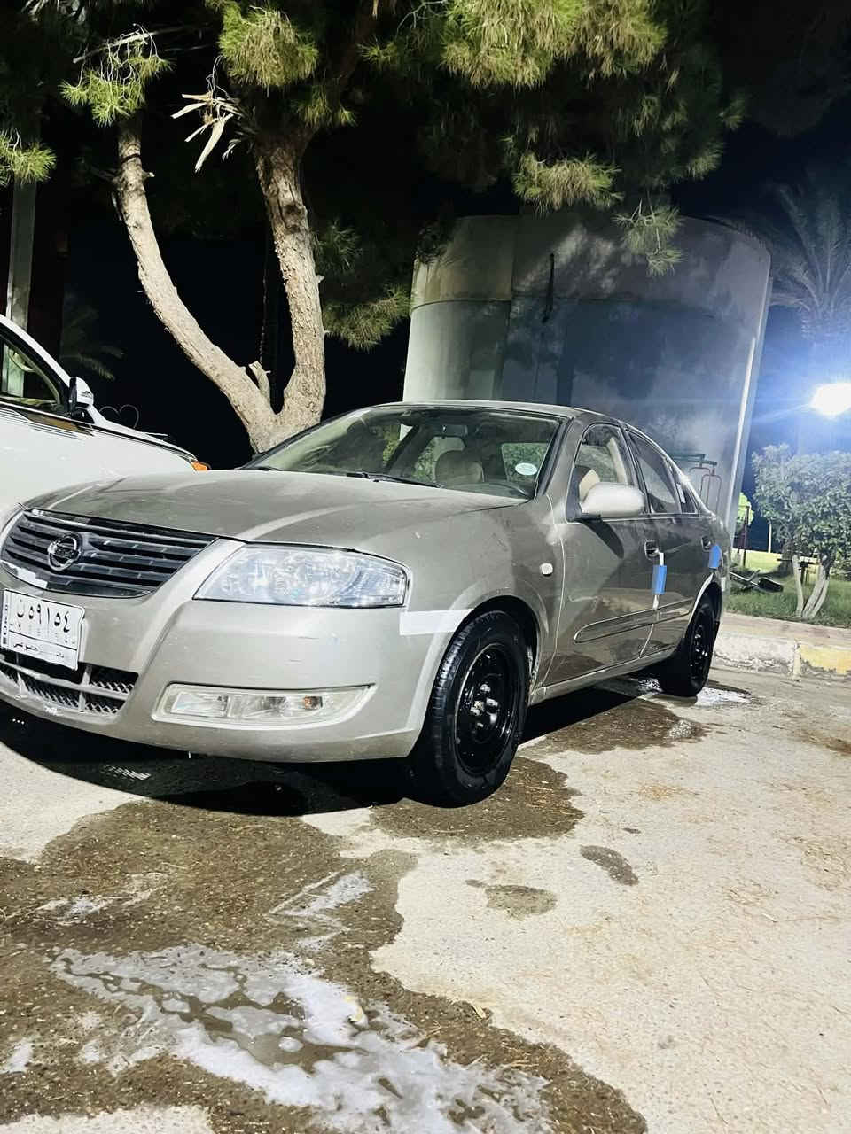 السلام وعليكم 

نيسان سني ٢٠١٢ للبيع رقم بغداد 

السياره خليجيه بيها حادث. اهنا بلعراق  سونار مرفق ويه الصور السياره فقط جاملغ امامي وبنيد الباقي شركه  بيها نسبة جراد قليله بلقماره لان لونها مميز ذهبي  عله رصاصي   تبريد مكينه كير خير من الله 
السعر ٩٤ وبيه مجال 
*********** للاستفسار التواصل خاص او الاتصال
