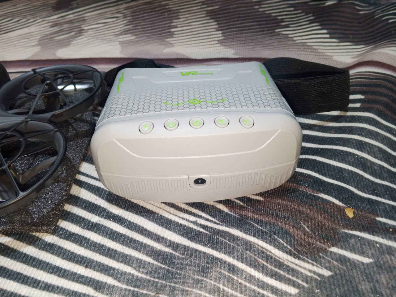 السلام عليكم
اخوان توفرت ادرون FPV

مناسبه وحلوه محركات برشلس 

بطاريه وحده جديده مامستخدم 

كامل كتلوكات دقه وسط 

وراحيكون السعر مميز قطعه وحده لو تلحك لو ماتلحك 

(165)الف بس لو تلحك لو ما تلحك قطعه وحده فقط  

ملاحضه لا يوجد توصيل فقط داخل بغداد 
(بيهه مجال بسيط)


**إذا كنت صاحب هذا الإعلان وتريد حذفه لأي سبب، رجاءا أرسل رسالة إلى الدعم الفني**