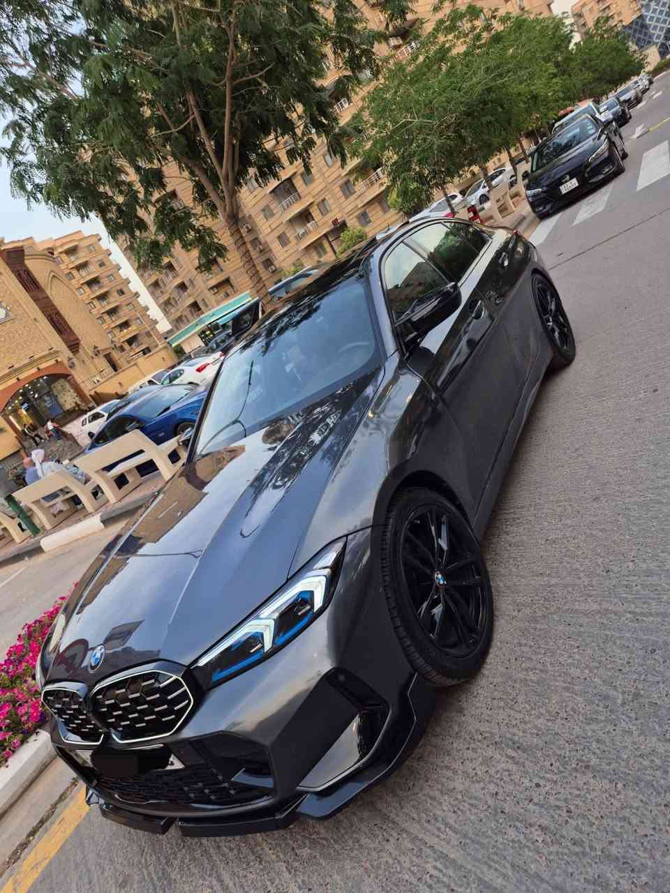 السلام عليكم 
Bmw330
فول مواصفات 
محدث خارج 2024
سياره جديده
2020
قطعتين صبغ بدون دواخل باب جاملغ
بدون نقص  بيع او مراوس
للاستفسار 
***********
