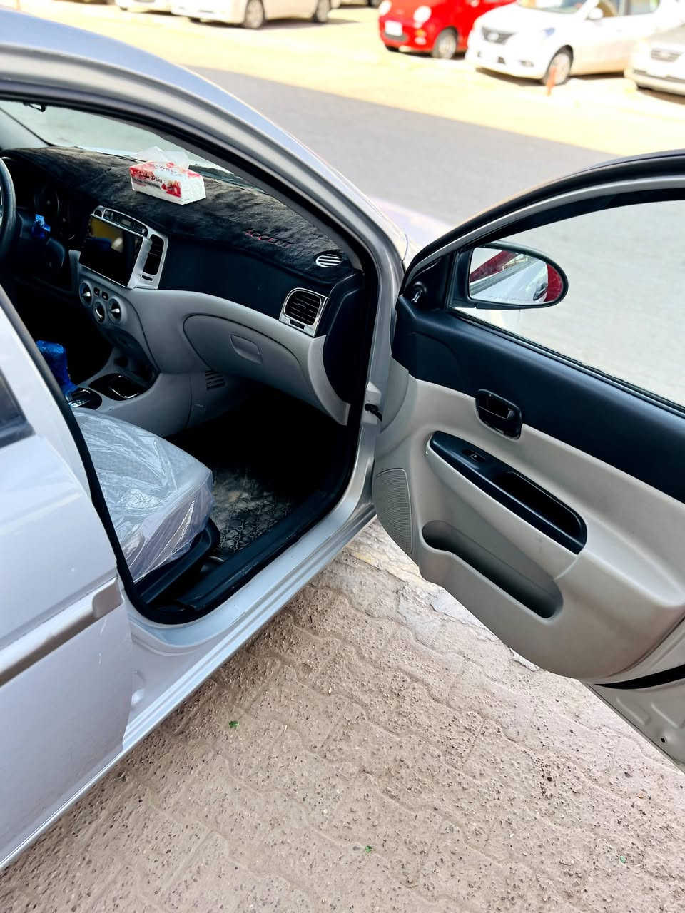 السلام عليكم
متاح اكسنت ٢٠٠٩ رقم انكليزي اربيل سنويه هزه جديده لل٢٠٣١ بيهه جاملغ صوب العبري الكدام  سياره جاهزه تبريد حداديه 
مكاني النجف الاشرف 
وهذا رقمي ***********
