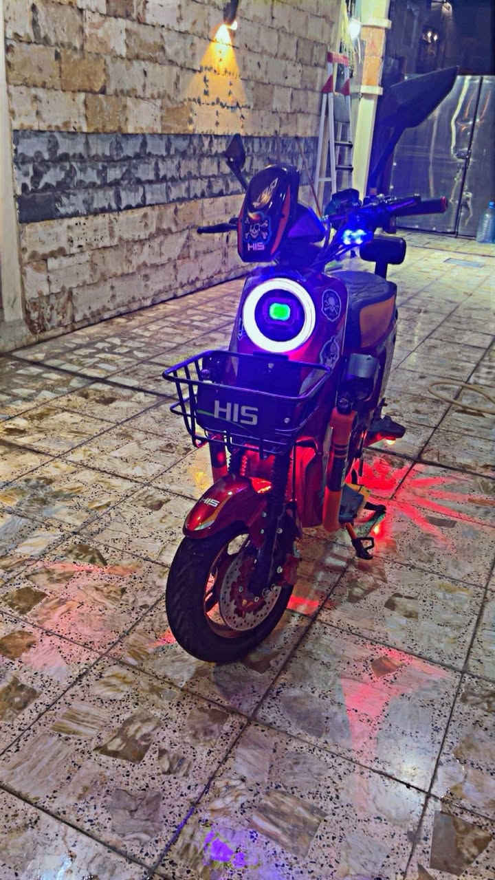 سلام عليكم شباب دراجة للبيع x900
خمسة باتري الاكبار 
36امبير 
ملف 2000واط
دراجة فول نضافة امحافضين عليهة وجمبزتهة موجودة 
أربع نمر هورن قوي دبل اشارة +اشارة يمنة ويسرة كلوب ألوان +لايت عالي ناصي كل ملحقاتهة موجودة
السعر 475
الرقم ***********
