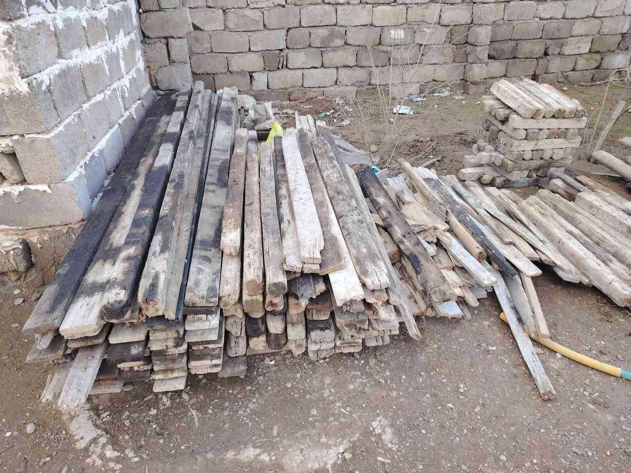 سلام عليكم خشب لبيع المكان ناحية زمار قرية خراب العاشق***********
