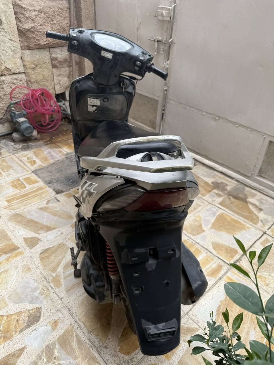 السلام عليكم
ماكس  ياباني 140 للبيع نضيف كفرات بلاديه محرك بلادي مكينه ناعمه نضيفه كلش 

مرقم كامل مكانه بغداد الكرخ *********** سعره مليون
