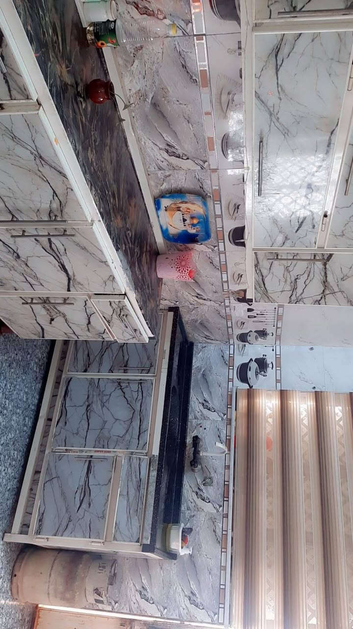 بيت للبيع ١٥٠ متر بسعر مناسب اللطيفيه حي الخضراء قرب دائره الكهرباء طابوك باسمي قريب على الشارع العام  للاستفسار ***********واتساب او ***********
