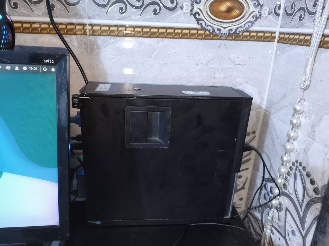 تجميعه opitalz كدامكم 
معالج متوسط للبرمجه  وتصفح والعاب خفيفه هاردين بيهه هارد اساسي 128 g ssd وهارد ثاني 500g ssd 
رامات ثنين 12g وياهه كيبورد rgp وماوس وسماعات الي بلفيديو ومكبر صوت  السعر اتصل وتدلل ***********
