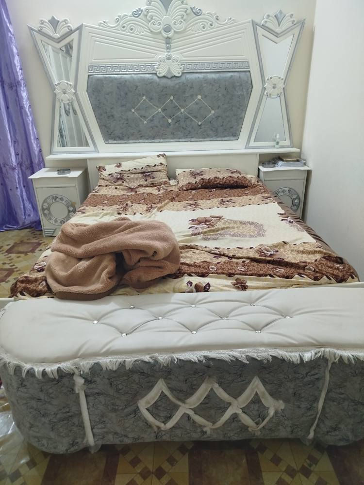 غرفة نوم كاملة ونظيفة صناعة عراقي وتصميم تركي 
عنزان بصرة كرمة علي حي رسالة 
للتواصل *********** البصرة, العراق
