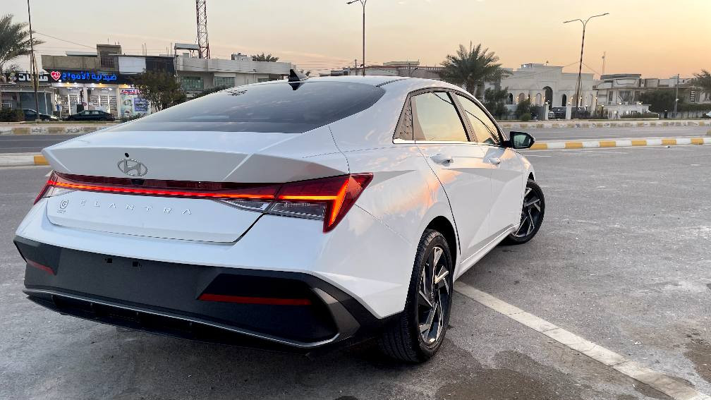 السلام عليكم هونداي النترا. وارد امريكي. 2025لون ابيض   دخول جديد  للبيع فقط  حادث سياره مرفق بالمنشور.   شبر صبغ في البنيد وربع جاملغ لامامي. سائق بدون دواخل بدون شاصي. بدون. ايرباك.  بدون تبديل 

سعة المحرك:- 2000دوش
الموديل 2025
🔘 فتحه سقف 
🔘 معدل المشي 7m الف 
🔘 الون ابيض 
🔘شاشة دجيتل متصلة بلكامل
🔘بصمة تشغيل 
🔘بصمة أبواب
🔘بصمة صندوق 
🔘تشغيل عن بعد
🔘رادار امامي رادار خلفي وجانبي
🔘مانع تصادم بريك ذكي 
🔘مدخلين شحن واوكس
🔘تبريد بيانو منفصل
🔘دشبول لد بلادي الوان
🔘كاميرا خلفية دوارة
🔘كراسي تدفئة 
🔘مانع تصادم  
🔘حساسات اطارات 
🔘مثبت سرعه Cross
🔘اضوية اماميه LED
🔘نضام ترحيب عند الاقتراب 
🔘مانع انزلاق 
🔘تدفئة بالكشنات
🔘تدفئة ستيرن 
🔘دخول ذكي 
🔘نظام قيادة ذاتية 
🔘انارة اضوية اوتوماتيك
🔘نظام GPS + خرائط 
🔘3 أنظمة قيادة (eco,Nor, sport) 
🔘شاشة اعطال الكترونية 
🔘زر عرض الكاميرا
🔘شحن واير ليس 
مكان السياره. الفلوجه. 
السعر اتصل ع رقم 
‏ 
‏ *********** ‏ بغداد, العراق
