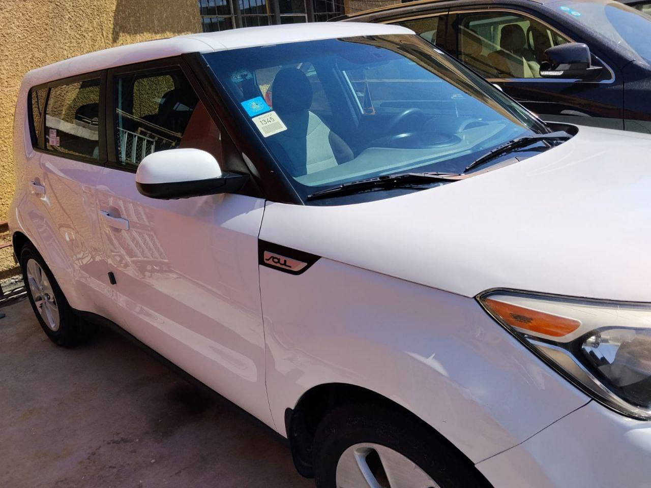 صول ٢٠١٥ وأرد امريكا الضرر الدعامية الأمامية فقط كما موضح بالصورة
السيارة جديدة جدا 
مكينة ١٦٠٠ جي دي اي ممتاز
كير ممتاز 
تبريد ممتاز 
صدر ممتاز 
دواخل لونين نضيفة جدا جدا 
السيارة جاهزة من كل النواحي 
للاستفسار ***********
السعر المطلوب ١٠٦ ورقة // شدة وست ورقات
