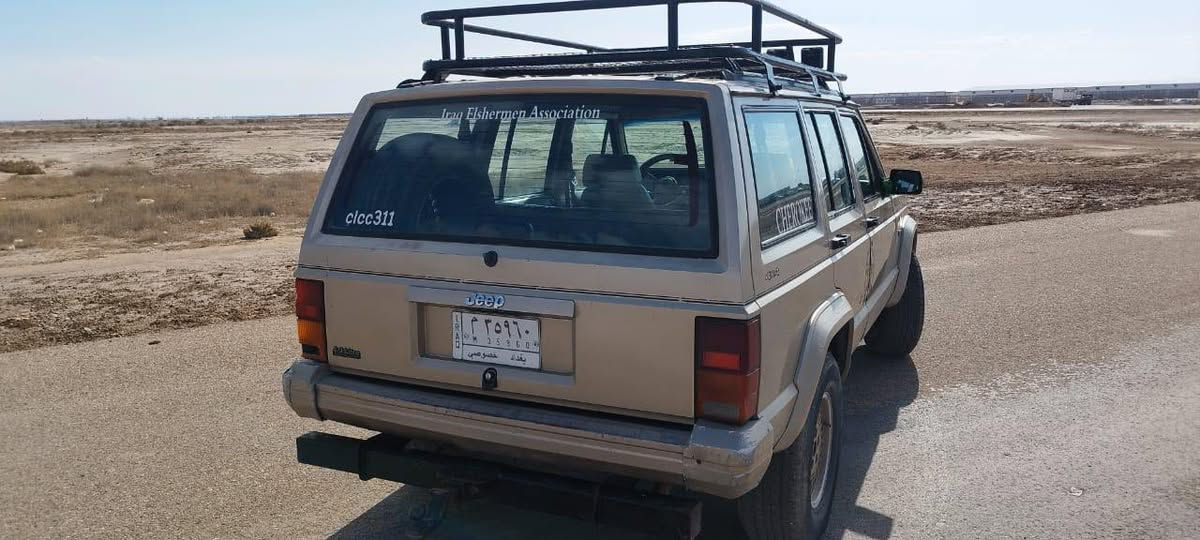 سلام عليكم 
جيب شيروكي شخاط 94 مكفوله من الضربة و الكص الصبغ بلاد تبريد ثلج تدفئة شغالة لوگير شغال رقم بغداد حدادية مضبوطة تايرات75% منظومة غاز السعر 40$ الاستفسار على الرقم التالي*********** مكلف بالنشر التواصل مع الرقم.
