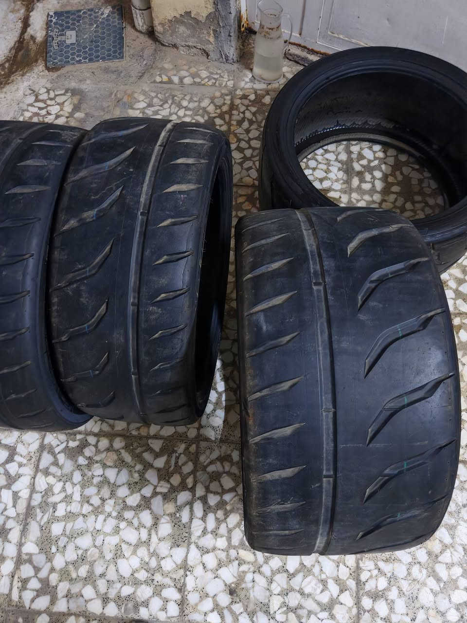 سلام عليكم
تخم تاير سم سلك تويو ياباني انتاج ٢٢  حجم ١٩ جدد لوك ماشيات اقل الشهر وفتحتهن لان القياس خطا وللعلم بدون ركعه او فتيله بيهن بس واحد طخ عندي بلجاملغ نشخط سعرهن ٣٥٠ الف قفل ***********
