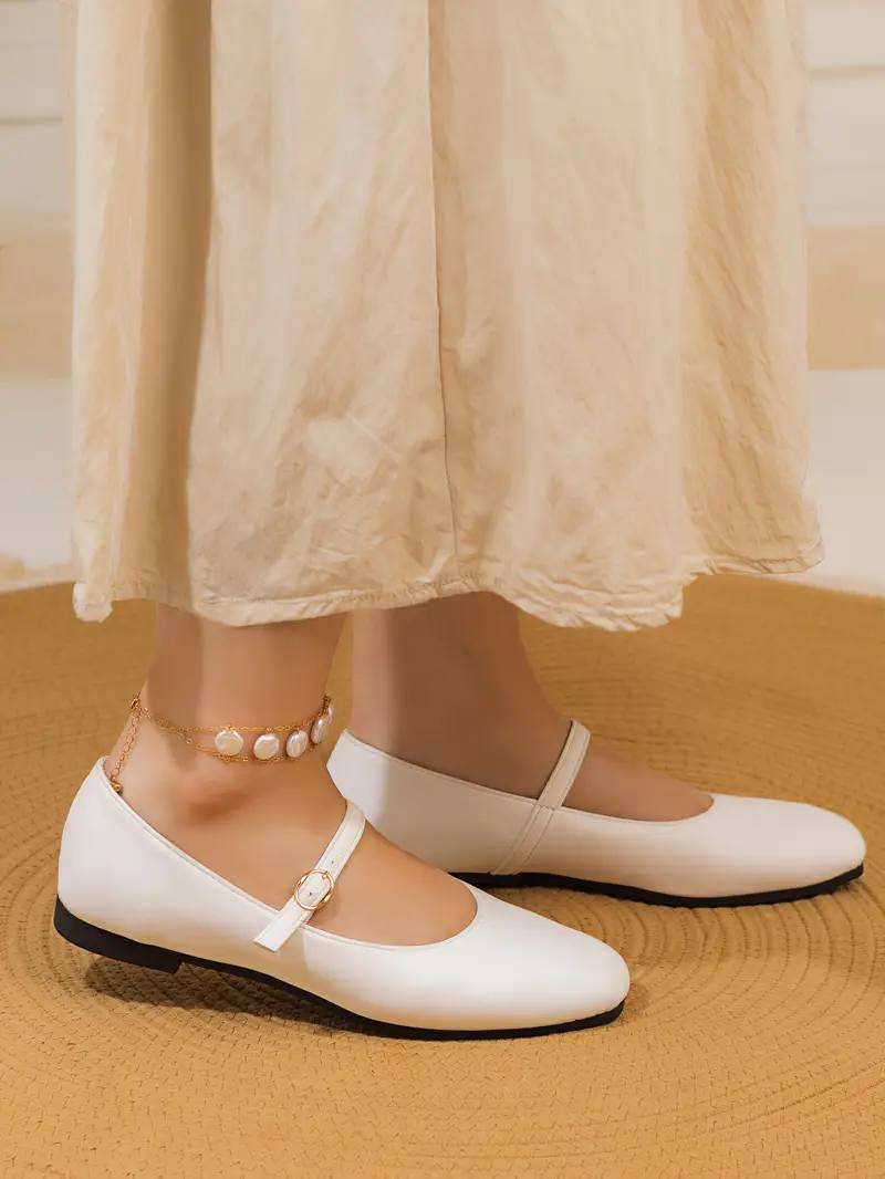 احذيه شي ان موديلات حلوه وراقيه
للحجز ***********
توصيل بغداد ولمحافضات 5الاف
