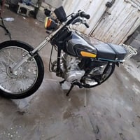 دراجه مستعمله ب 400 الف ومتوازي ع بيعتها وهذا رقمي 07726733050