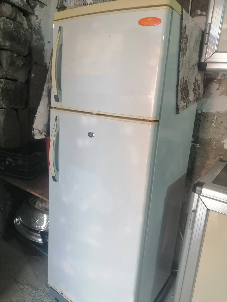 سلام عليكم ورحمة الله وبركاته
عندي هذني ثلاجات شرط تجميط شرط نضافه رايدهن ب 200 وبيهن مجال للطيبين مالات بيت *********** وهاذا رقمي
