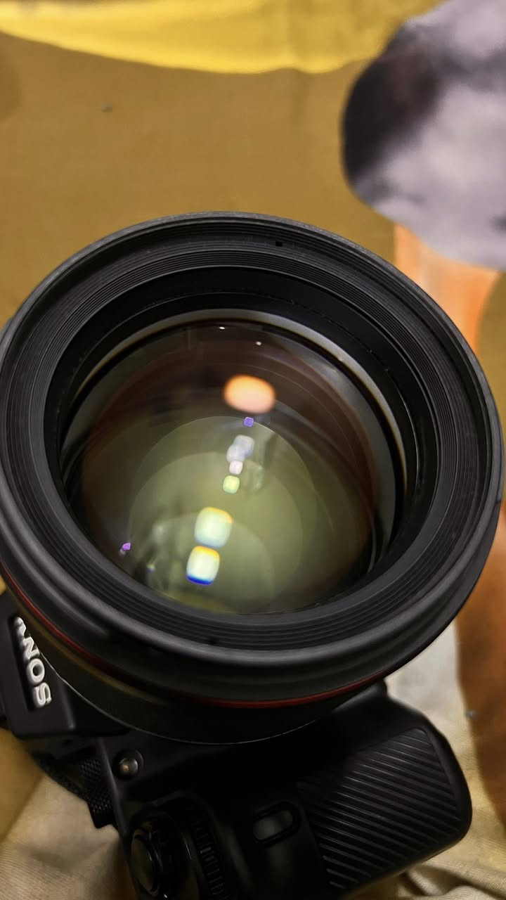 جديده استعمال قليل عدسه 85 فتحه 1.4 
للبيع ب600الف.وبيها مجال 
صورتها وعزلها كلش قوي تعال خاص ادزلك 
عنوان بغداد اعظميه 
***********
