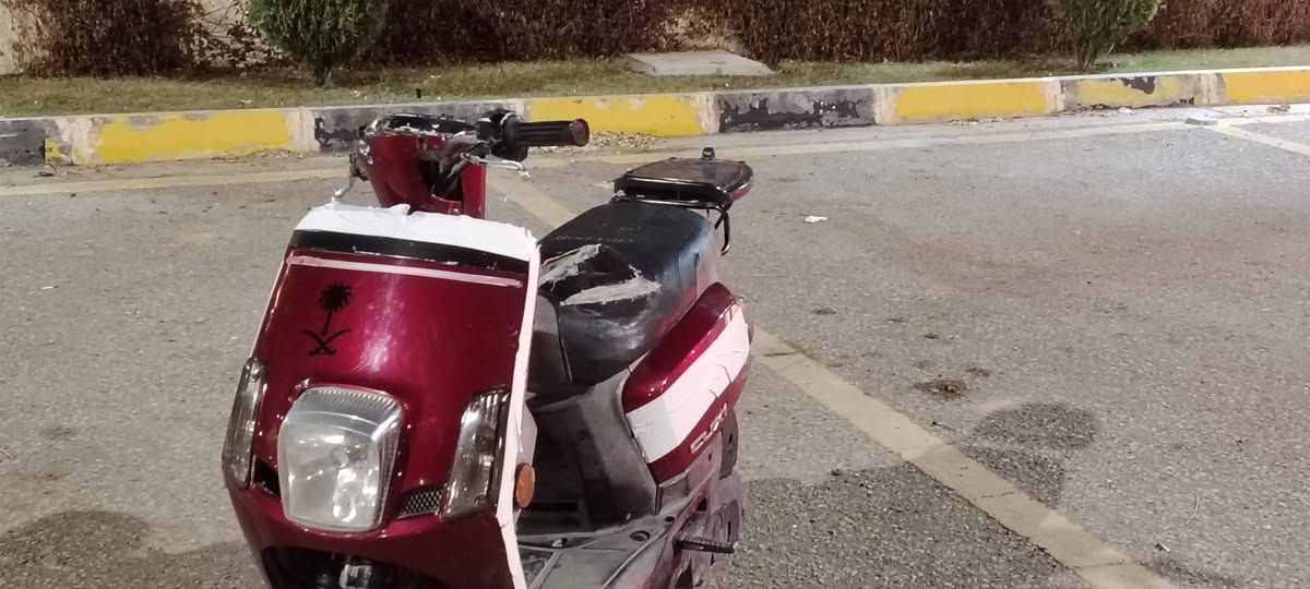 السلام عليكم اخوان ماكس بوليس 2012للبيع صارله تلث تشر من طالعه نكره سلف لا تبقير لا تنقيص كفاله  من البرغي جاملغ موجود ما بي شي بس ما مشدود السعر 750 وبيه مجال حك الجيه لشراي يتصل ويدلل *********** او مراوس بماكس عدله
